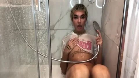 humongous hips, bushy dong Femboy Showers