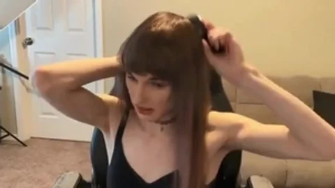 long 10-Pounder brunette hair Trans beauty Camshows Solo