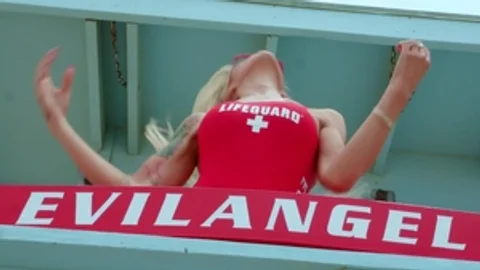 Kurdupel: Big Dicked Shemales in Heat