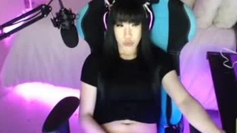 So Many Messy cum Squirts From fine Pinay ladyboy