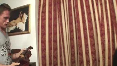 lady-boy-Art-lady-boy-surprise-for-musician