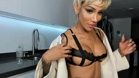 humorous ladyboy Entertains Herself With Her Audience