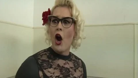 blonde Trans Pinup Isabella Sorrenti plowed After Glory hole